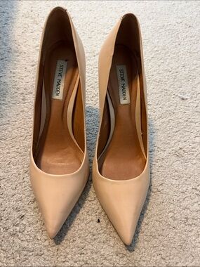 Steve Madden Beige Pointed-Toe Pumps